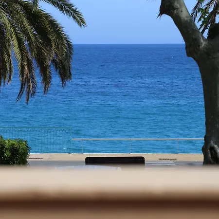 Pavillon Imperial מלון 2*