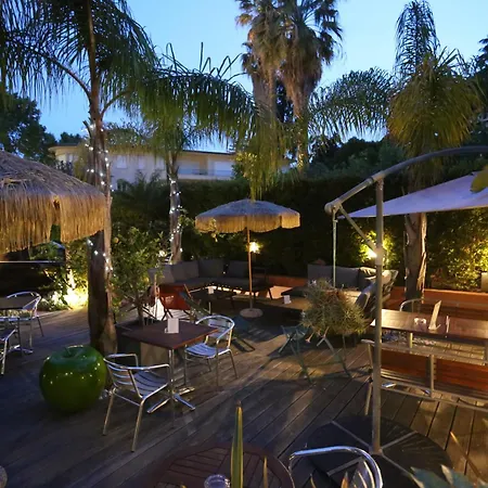Pavillon Imperial מלון 2*