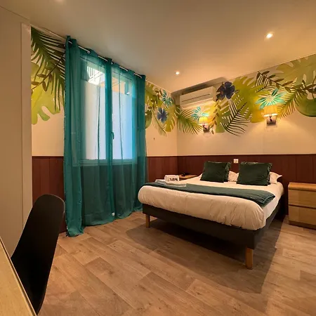 Pavillon Imperial 2* מנטון
