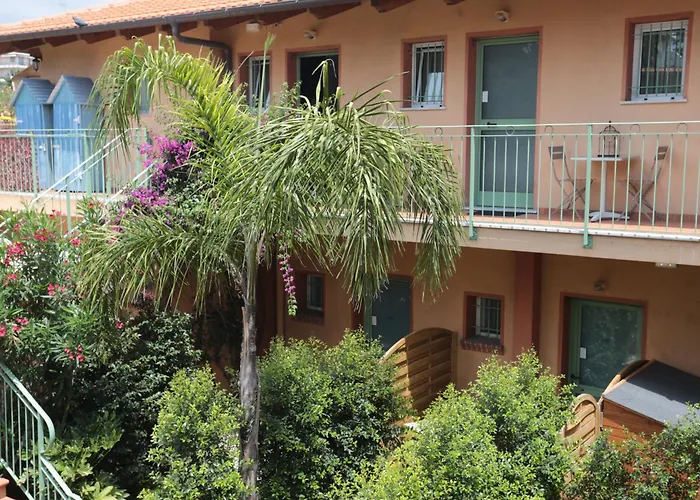 Pavillon Imperial 2* Menton