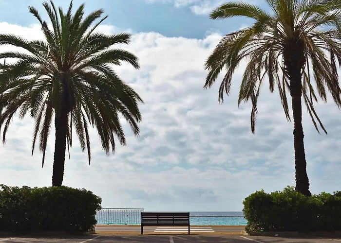 Pavillon Imperial Hotel 2*