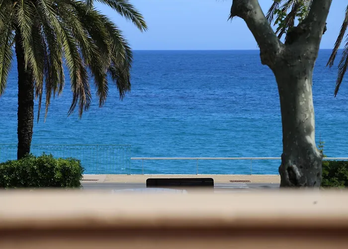 Pavillon Imperial Hotel 2*