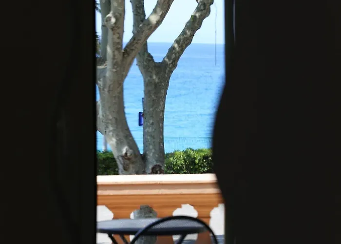 Pavillon Imperial 2* Menton