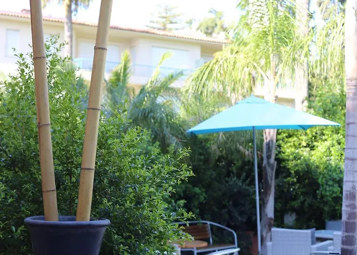 Pavillon Imperial Hotel 2*