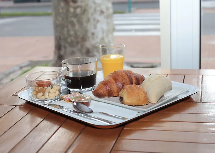 Pavillon Imperial Hotel 2*