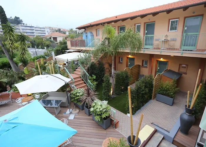 Pavillon Imperial Hotel 2*